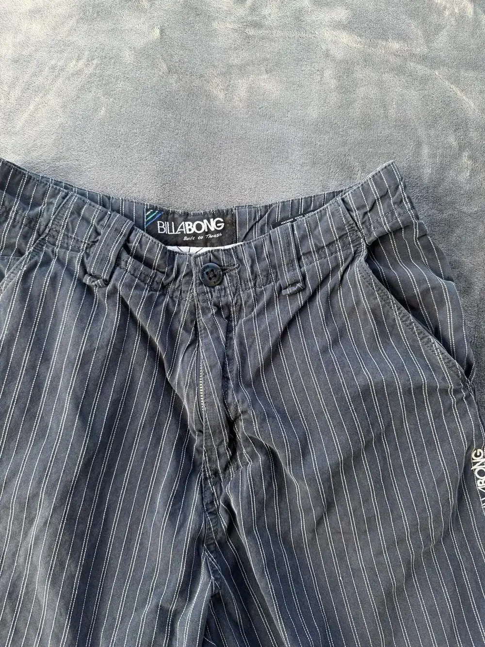 Billabong Built to Thrash Pinstripe Cargo Shorts Men’s Size 31 Surf Skate